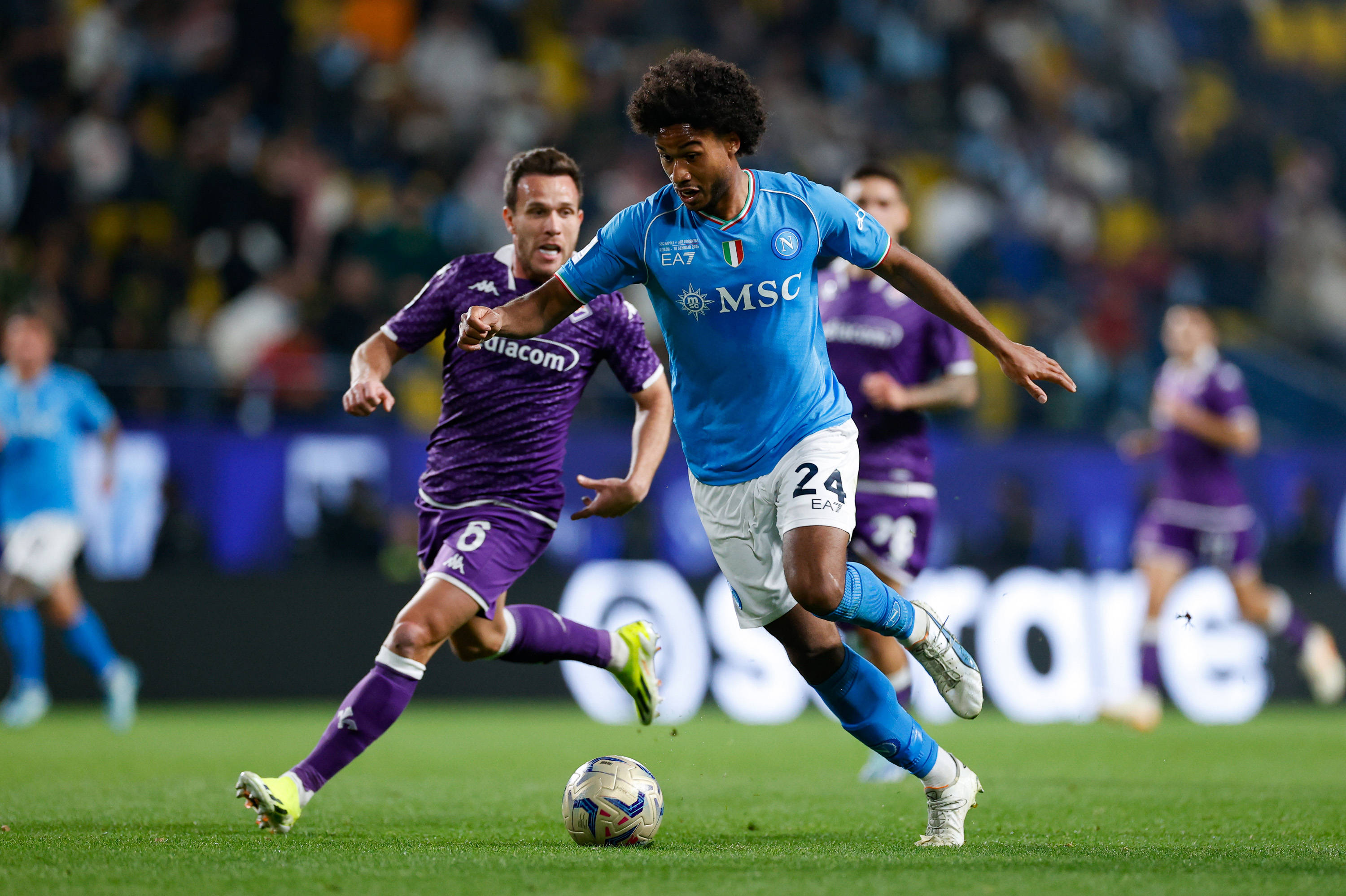 爱游戏app下载-关于佛罗伦萨战绩不佳，球迷呼吁换帅的信息