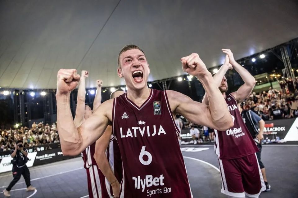 爱游戏地址-拉脱维亚队为下一场比赛做准备