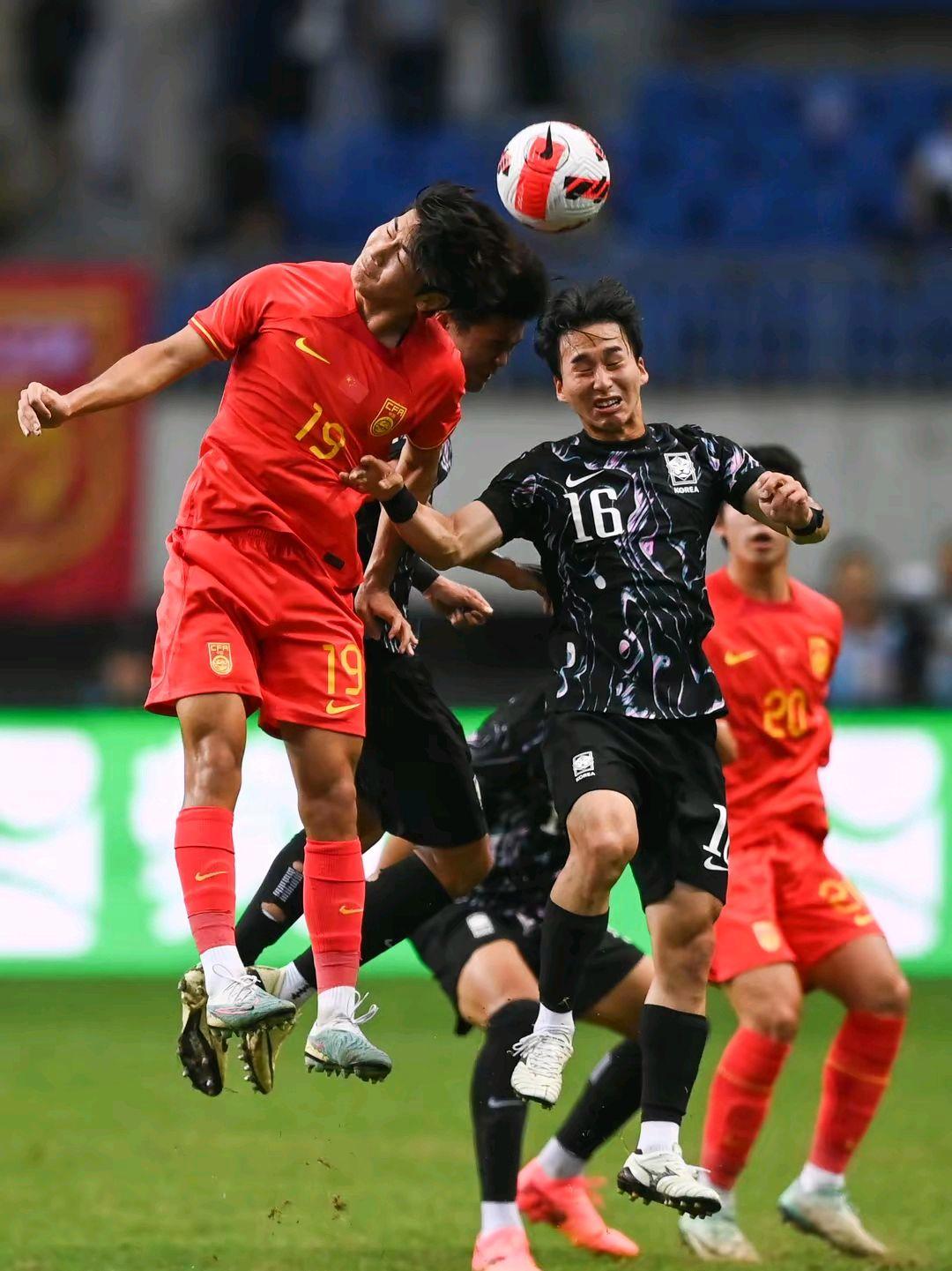 爱游戏官方-亚洲球队历史性夺冠，震惊国际赛场