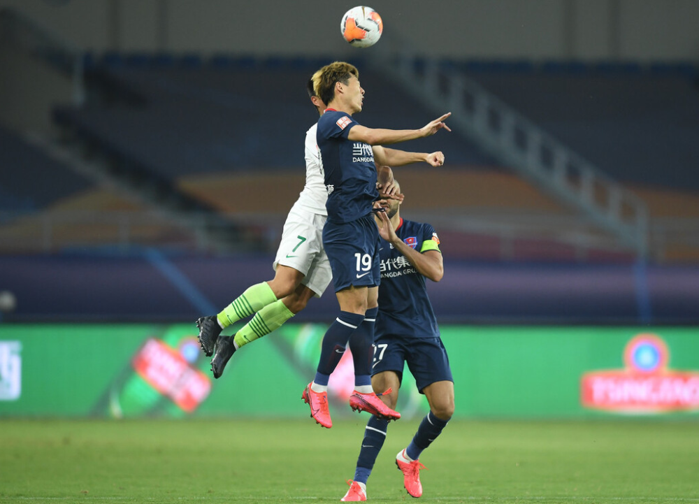 爱游戏官网登录网址-卡尔德克连场爆发，助力建业取得胜利的简单介绍