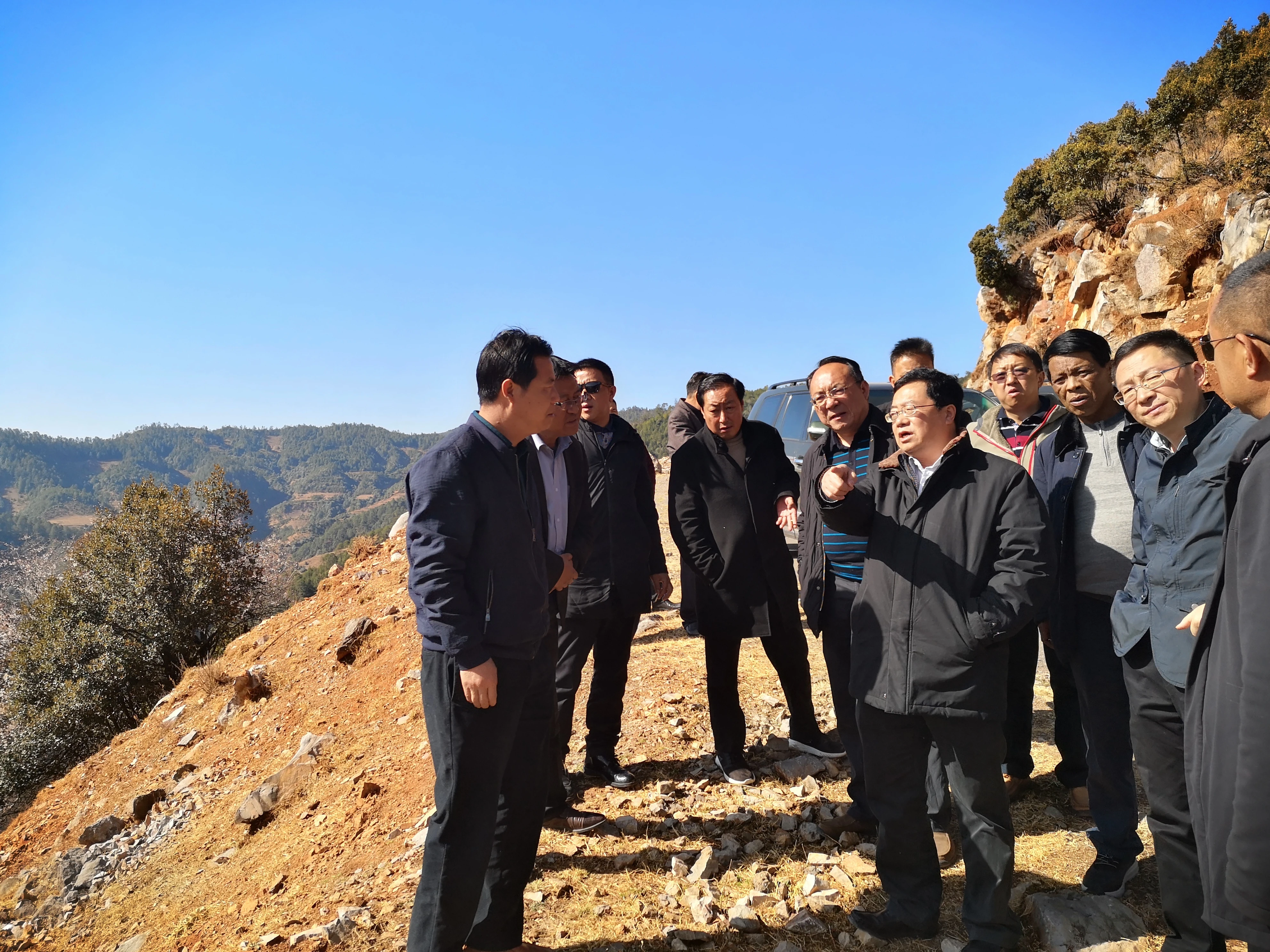 爱游戏地址-包含云南省队攻坚不下，乌尔费尔持续偷袭的词条