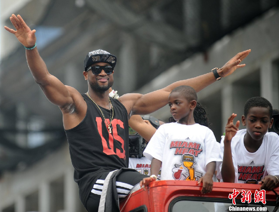 爱游戏官网-包含全球篮球赛事持续火爆，球迷热情高涨的词条