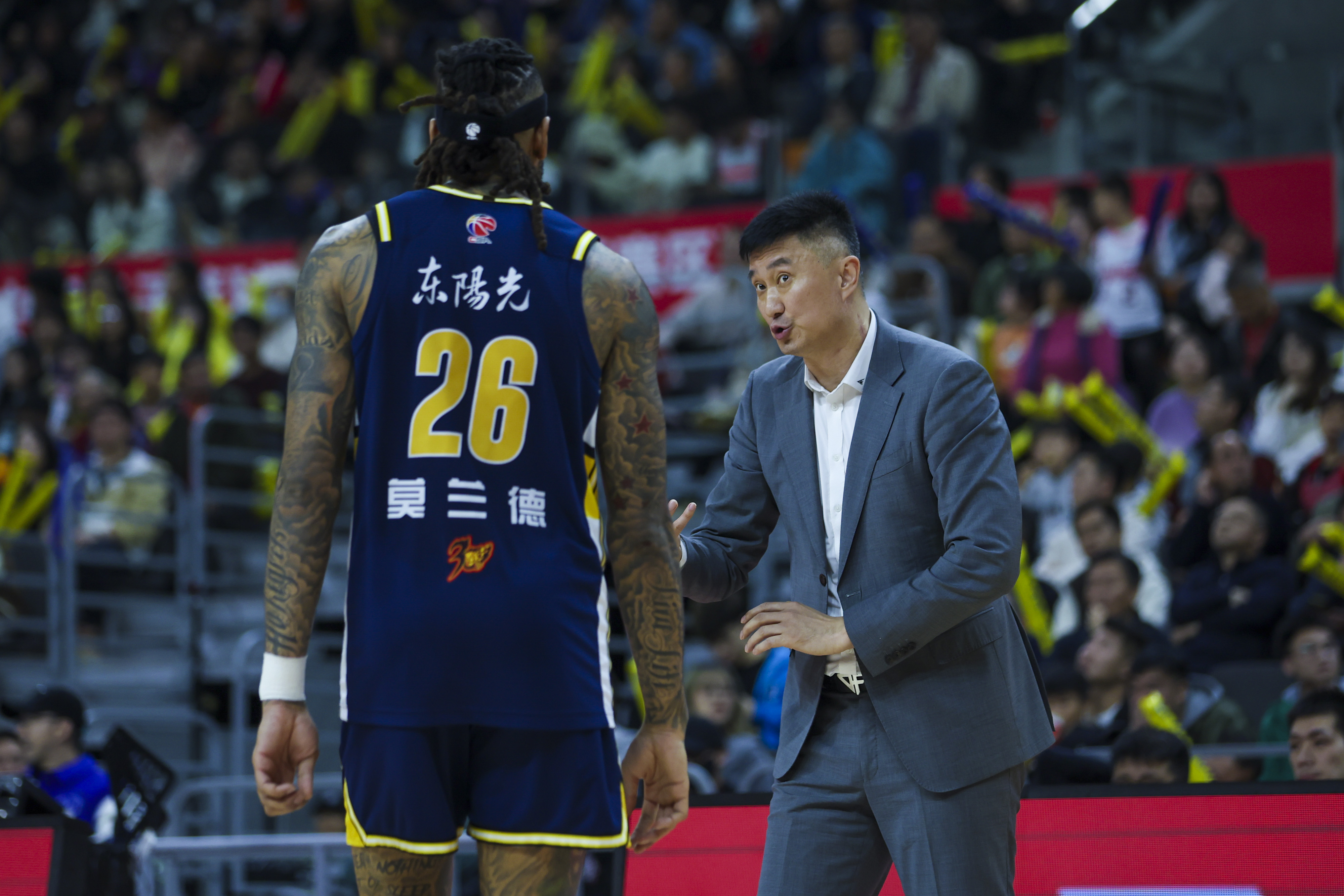 爱游戏网页版-比赛中球员间的默契配合，让对手无法抵挡的简单介绍