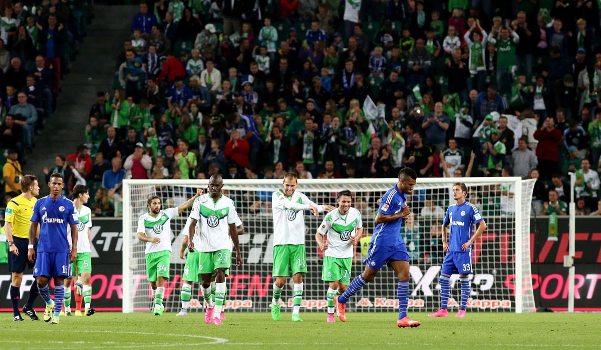 爱游戏地址-匈牙利队中场协作紧密，取得晋级机会