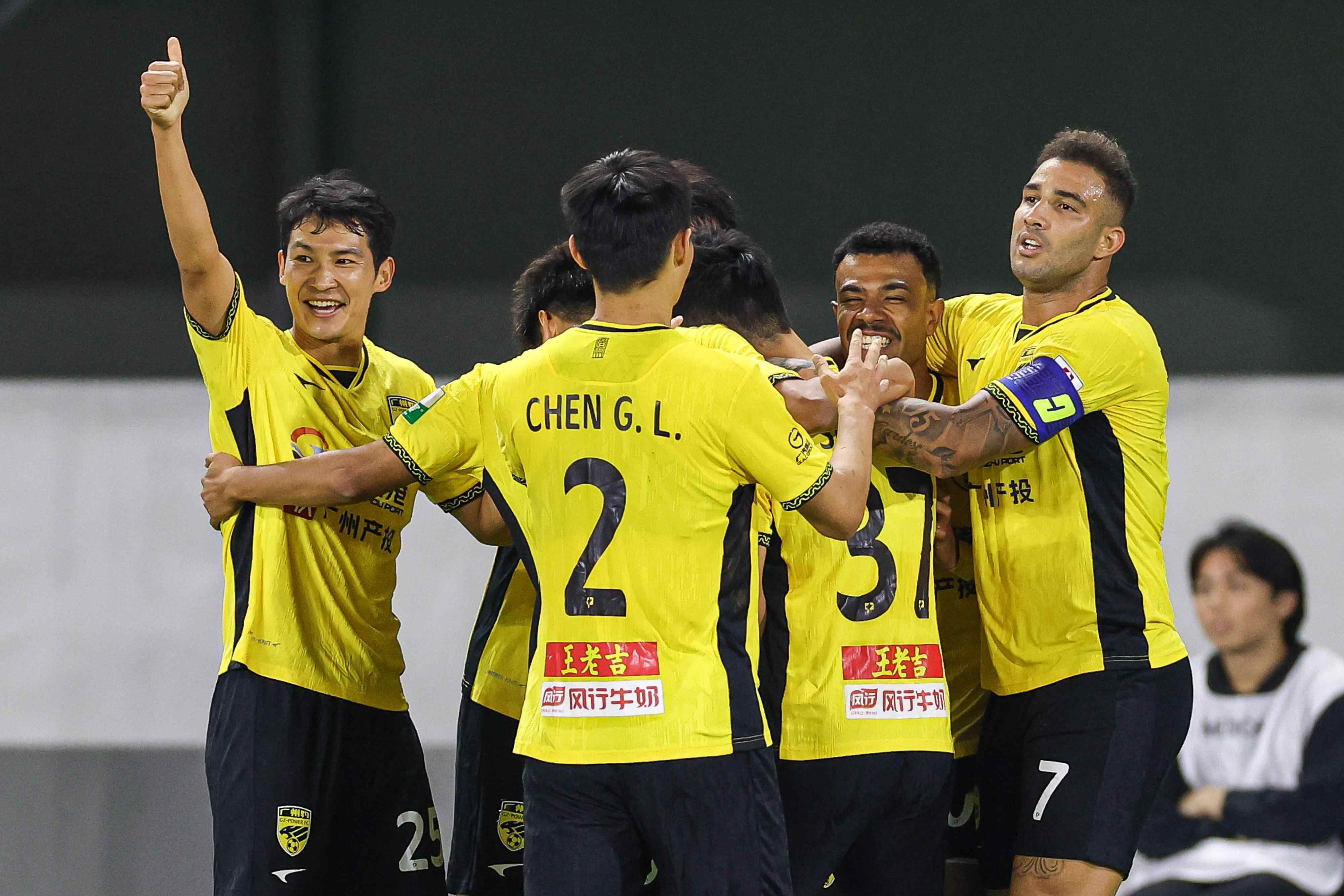 爱游戏新闻-广州队成为本场最大亮点,中超瞬间破防,绝杀