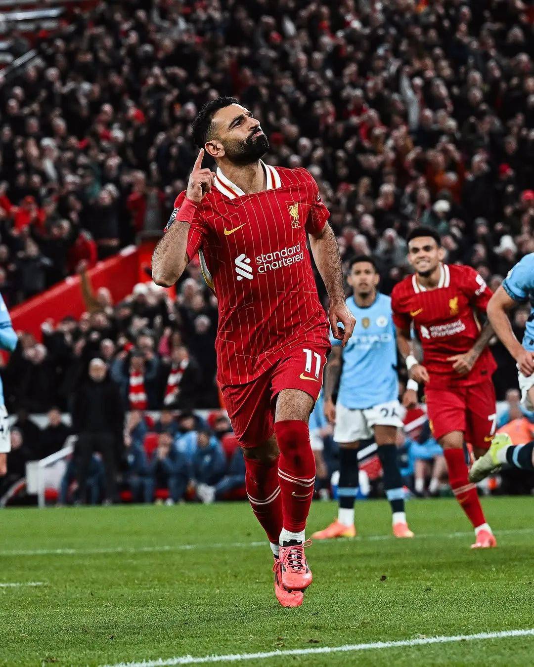 爱游戏教练-热门球星备战新赛季迎接挑战